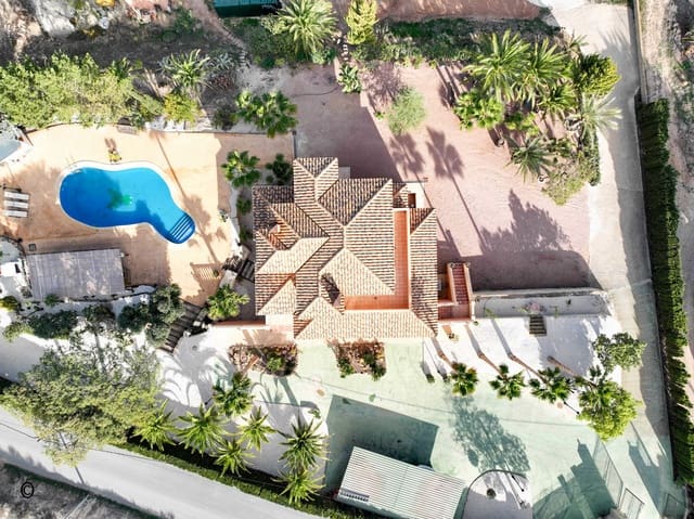 6 bedroom Villa for sale in Monóvar / Monóver with pool - € 499,950 (Ref: 4372032)