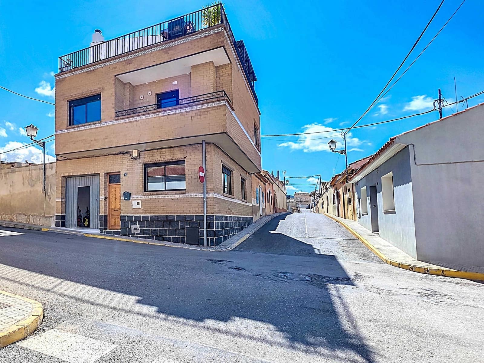 3 soveværelse Byhus til salg i Pinoso med swimmingpool garage - € 199.950 (Ref: 4377225)