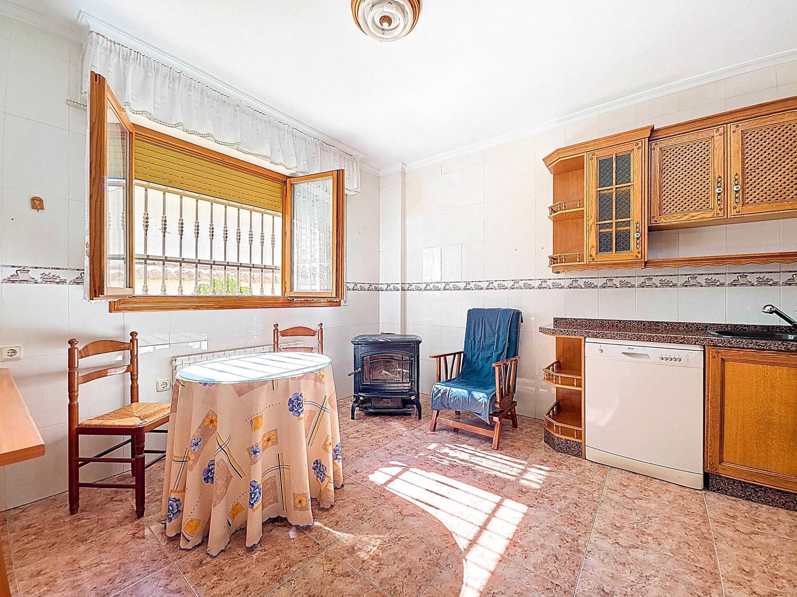 3 slaapkamer Huis te koop in Pinoso met zwembad garage - € 199.000 (Ref: 4386437)