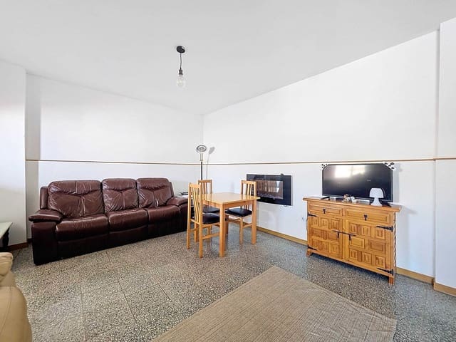 Casa de 3 habitaciones en Pinoso en venta con piscina - 124.900 € (Ref: 4386438)