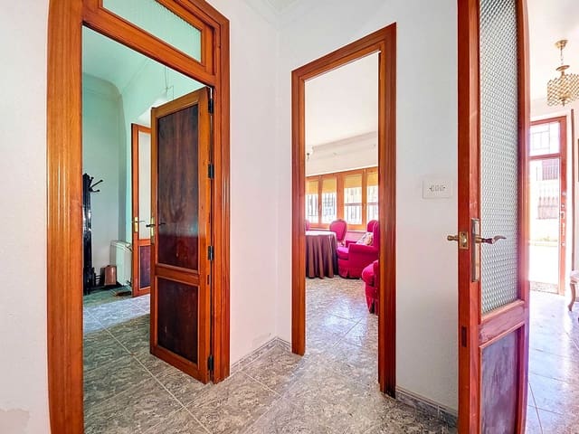 5 bedroom Townhouse for sale in Pinoso with pool garage - € 142,500 (Ref: 4392413)