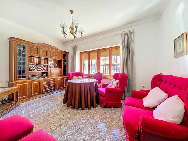 5 bedroom Townhouse for sale in Pinoso with pool garage - € 142,500 (Ref: 4392413)