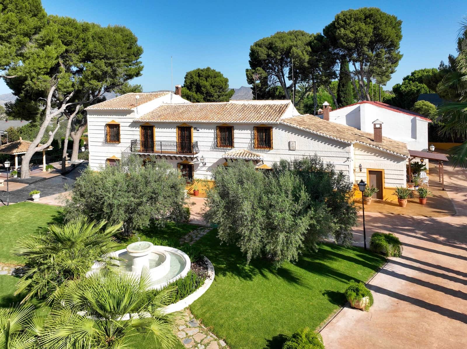 6 quarto Moradia para venda em Elda com piscina - 1 099 000 € (Ref: 4423725)