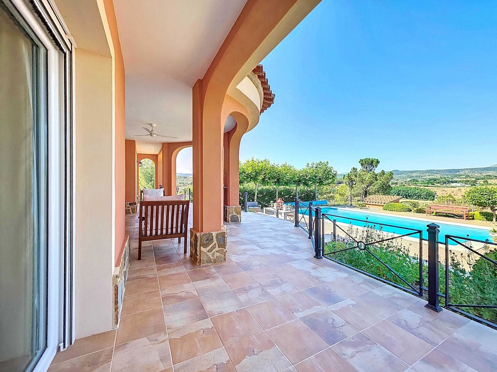 2 Zimmer Villa zu verkaufen in Ayora mit Pool - 499.500 € (Ref: 4423726)