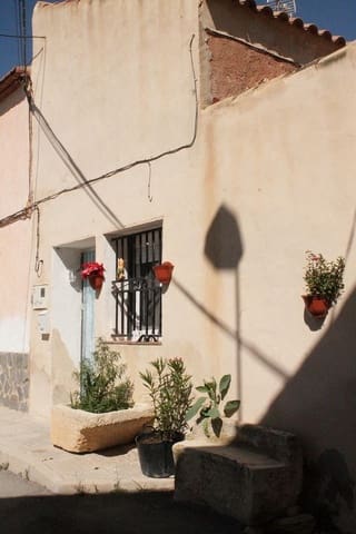 2 slaapkamer Finca/Landhuis te koop in Torre del Rico, Jumilla met zwembad - € 75.000 (Ref: 4426617)