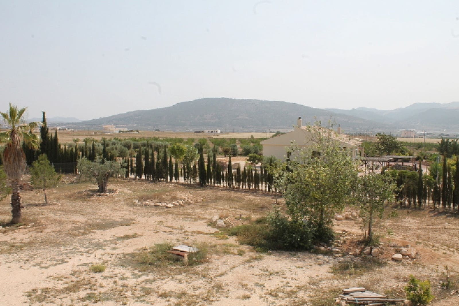 4 soveværelse Finca/Landehus til salg i Pinoso med swimmingpool garage - € 324.000 (Ref: 4426619)