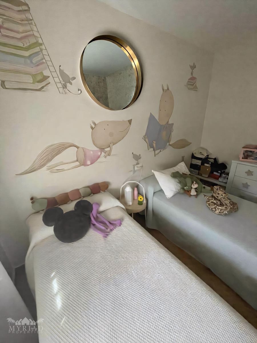 4 makuuhuone Omakotitalo myytävänä paikassa Pinoso mukana uima-altaan - 195 000 € (Ref: 4579570)