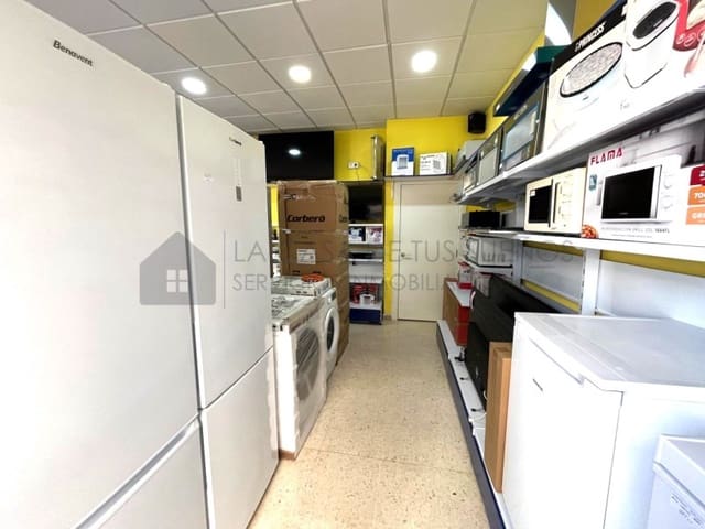 Kommersiell til salgs i Sax med svømmebasseng - € 84 000 (Ref: 4680568)