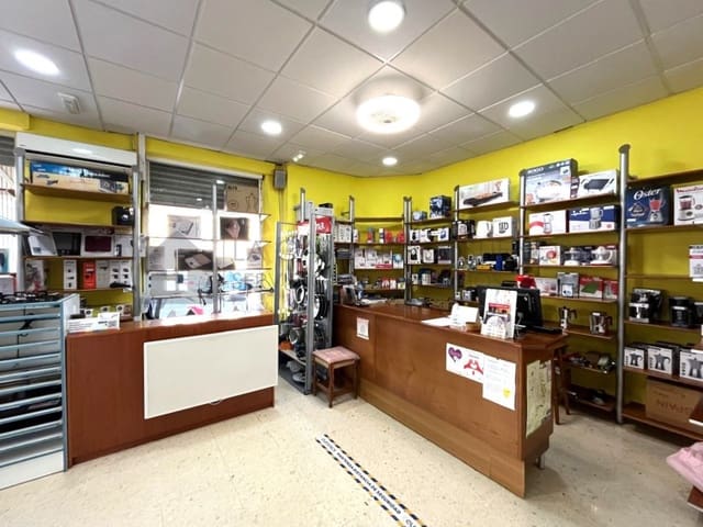 Kommersiell til salgs i Sax med svømmebasseng - € 84 000 (Ref: 4680568)