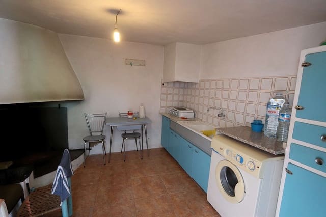 Casa de 4 habitaciones en Yecla en venta con piscina - 99.500 € (Ref: 4698778)