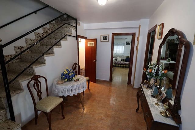 Casa de 4 habitaciones en Yecla en venta con piscina - 99.500 € (Ref: 4698778)