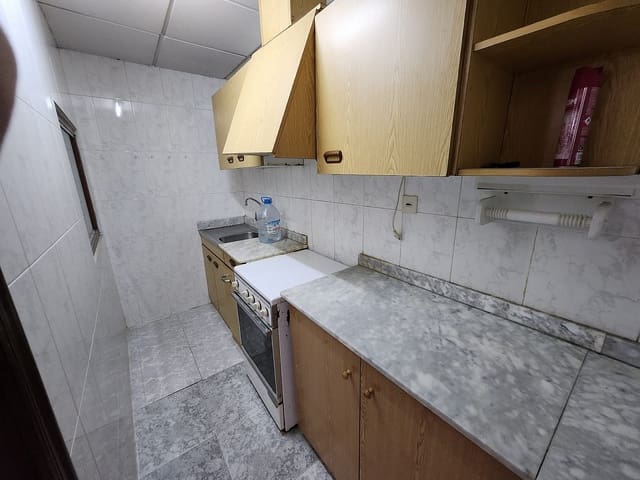 6 soveværelse Byhus til salg i Yecla med swimmingpool garage - € 119.500 (Ref: 4704729)