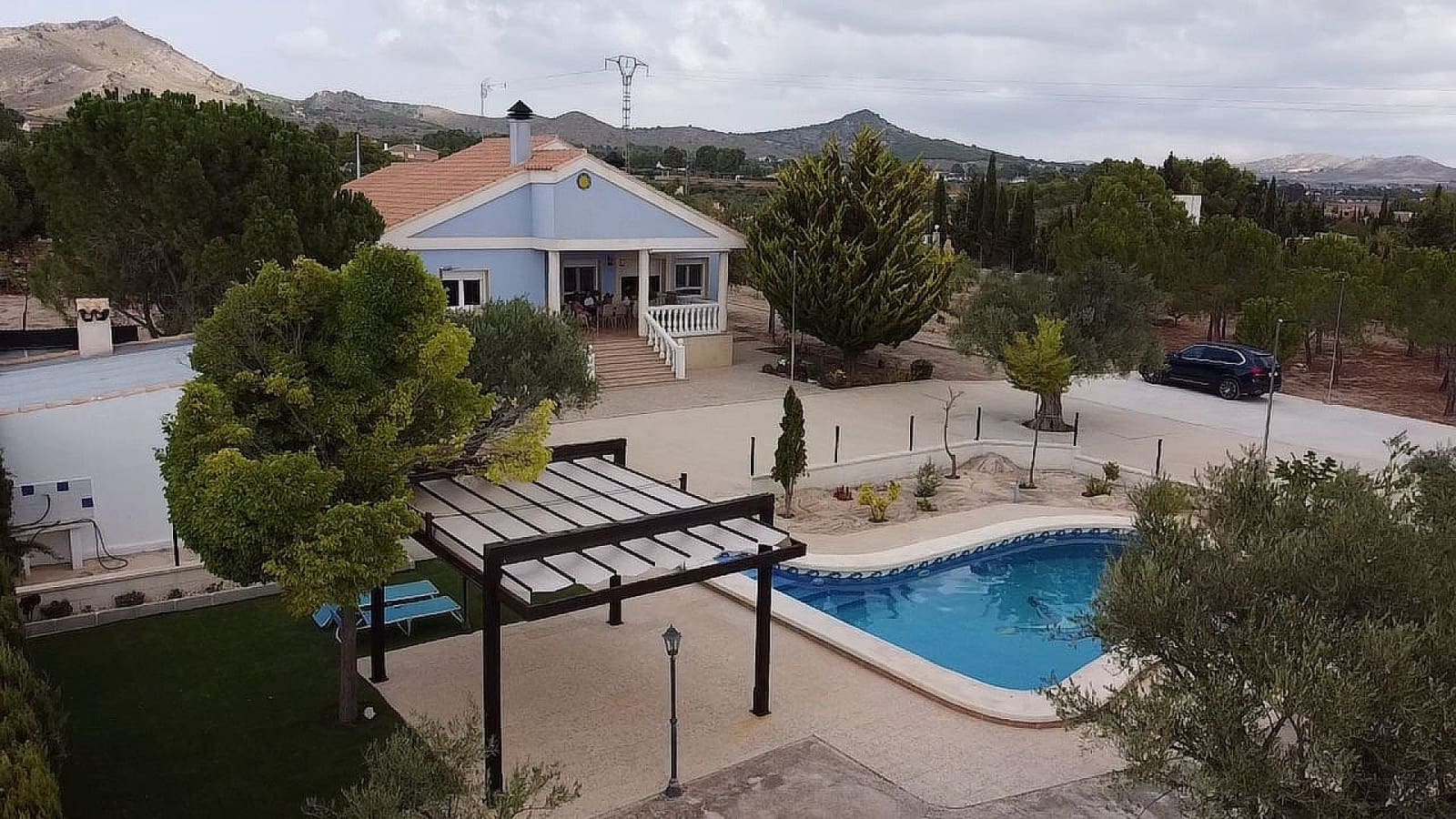 4 bedroom Villa for sale in Yecla with pool - € 359,995 (Ref: 4704733)