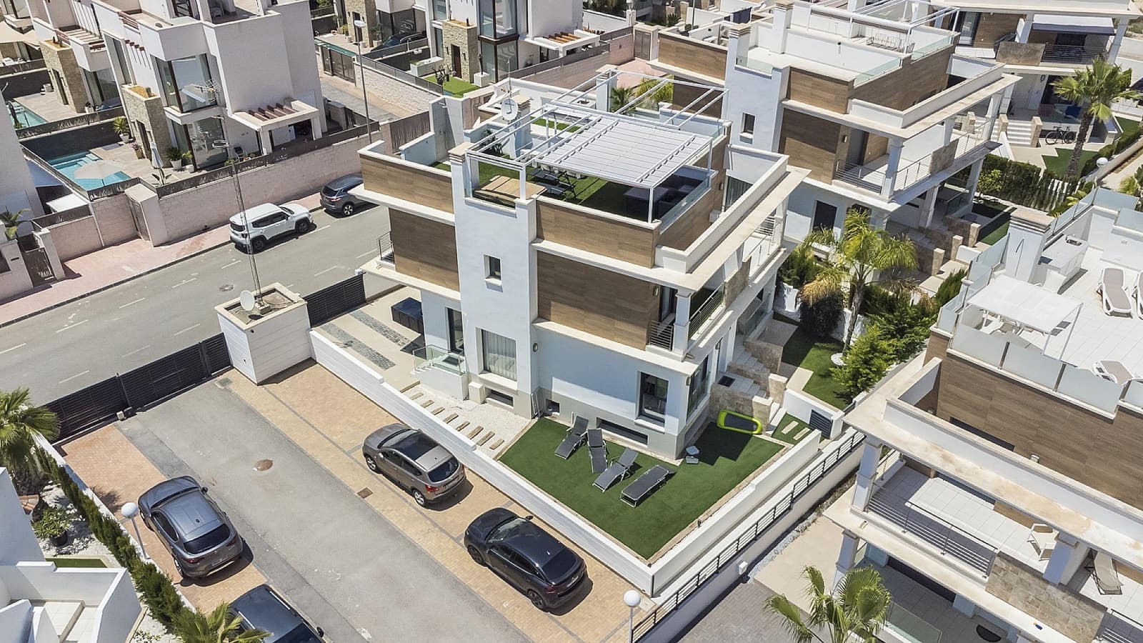 4 bedroom Villa for sale in Ciudad Quesada with pool - € 410,000 (Ref: 4704734)