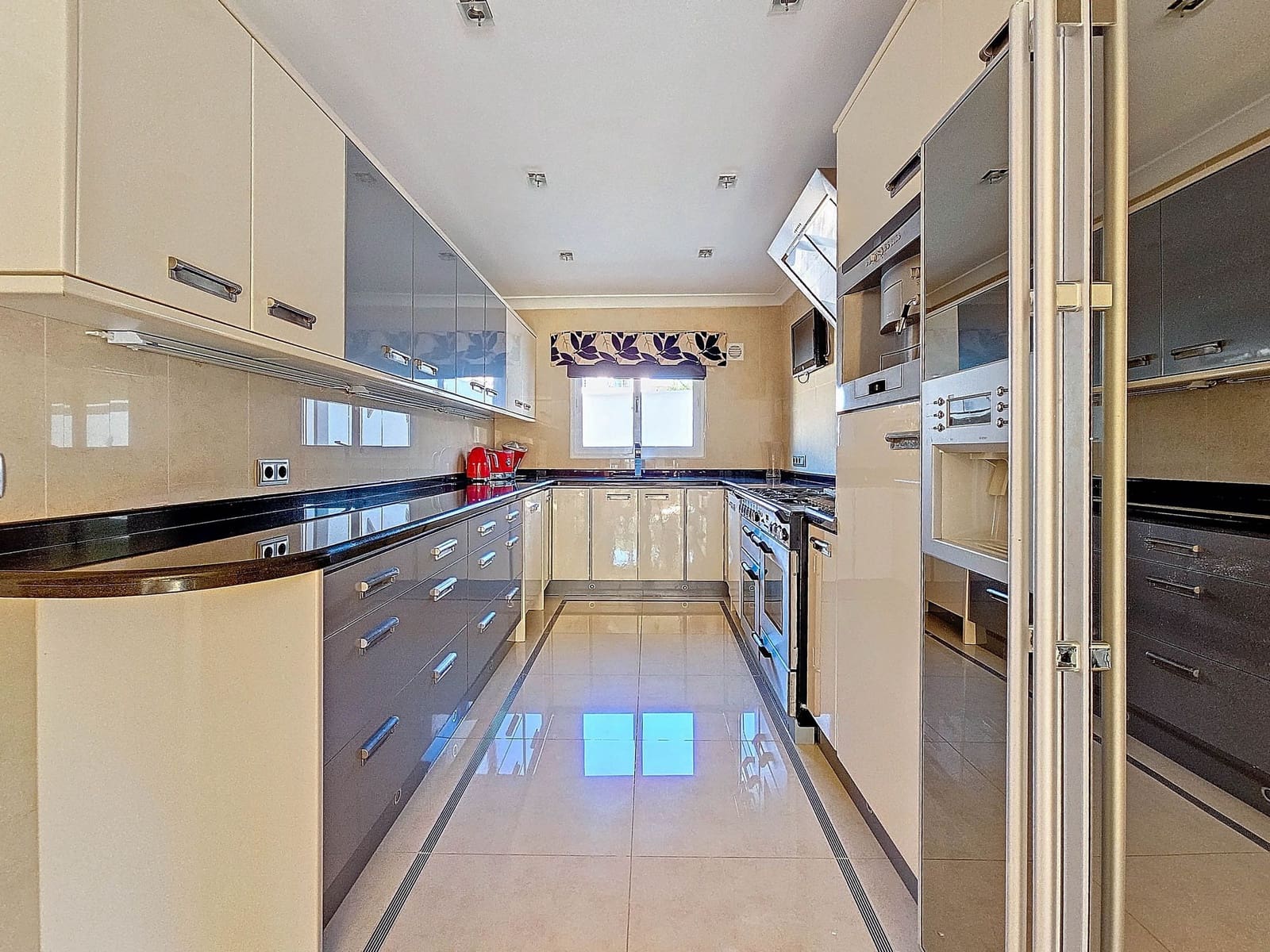 5 slaapkamer Villa te koop in Benissa met zwembad garage - € 1.399.000 (Ref: 4821119)