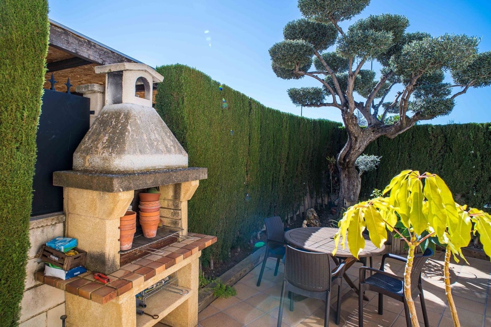 Chalet de 3 habitaciones en Elda en venta con piscina - 430.000 € (Ref: 4880372)