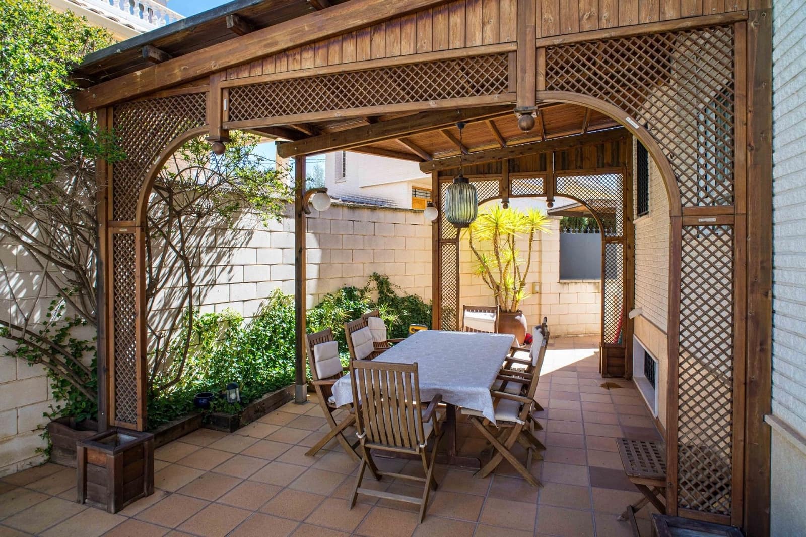 Chalet de 3 habitaciones en Elda en venta con piscina - 430.000 € (Ref: 4880372)