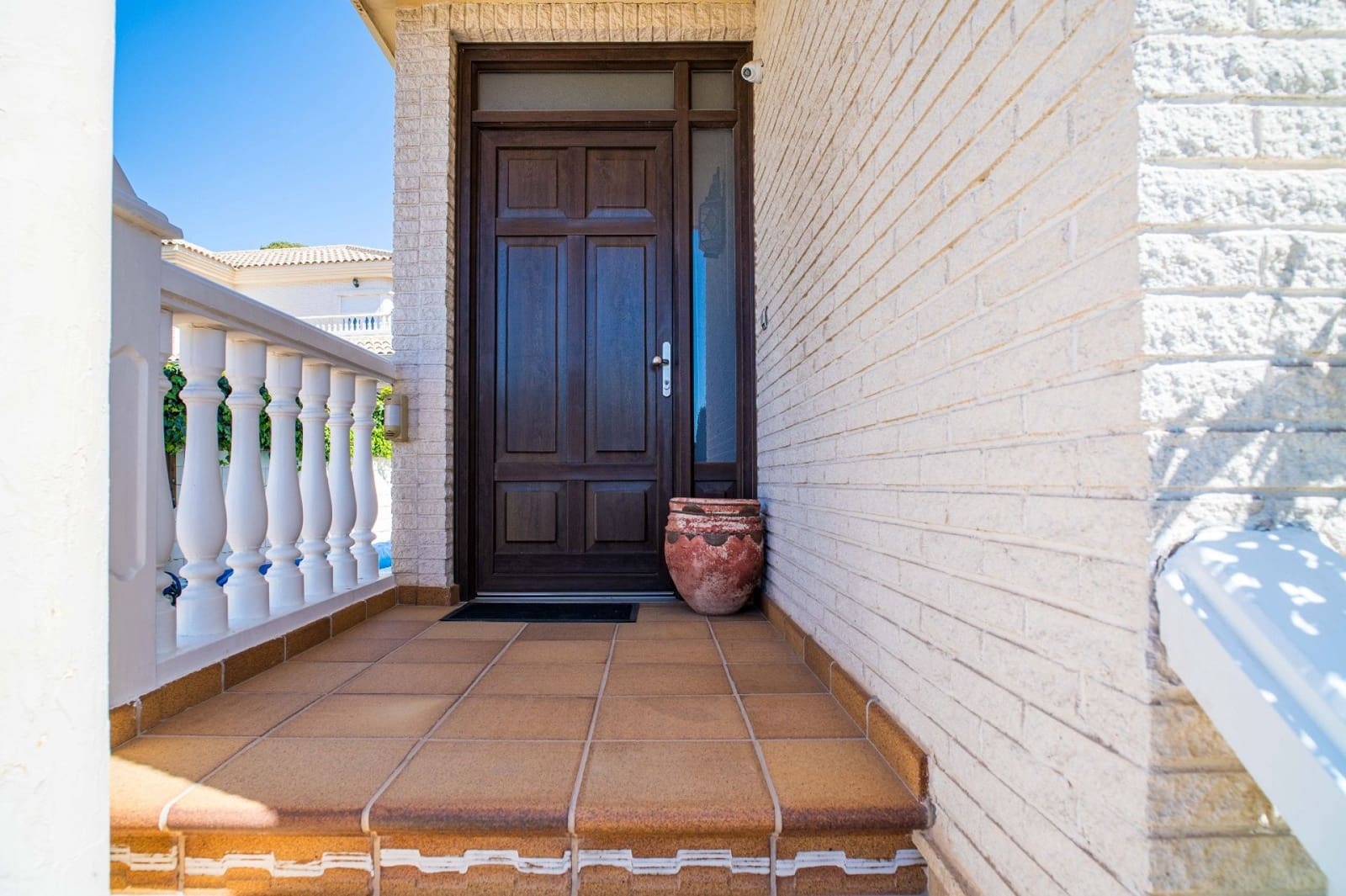 Chalet de 3 habitaciones en Elda en venta con piscina - 430.000 € (Ref: 4880372)