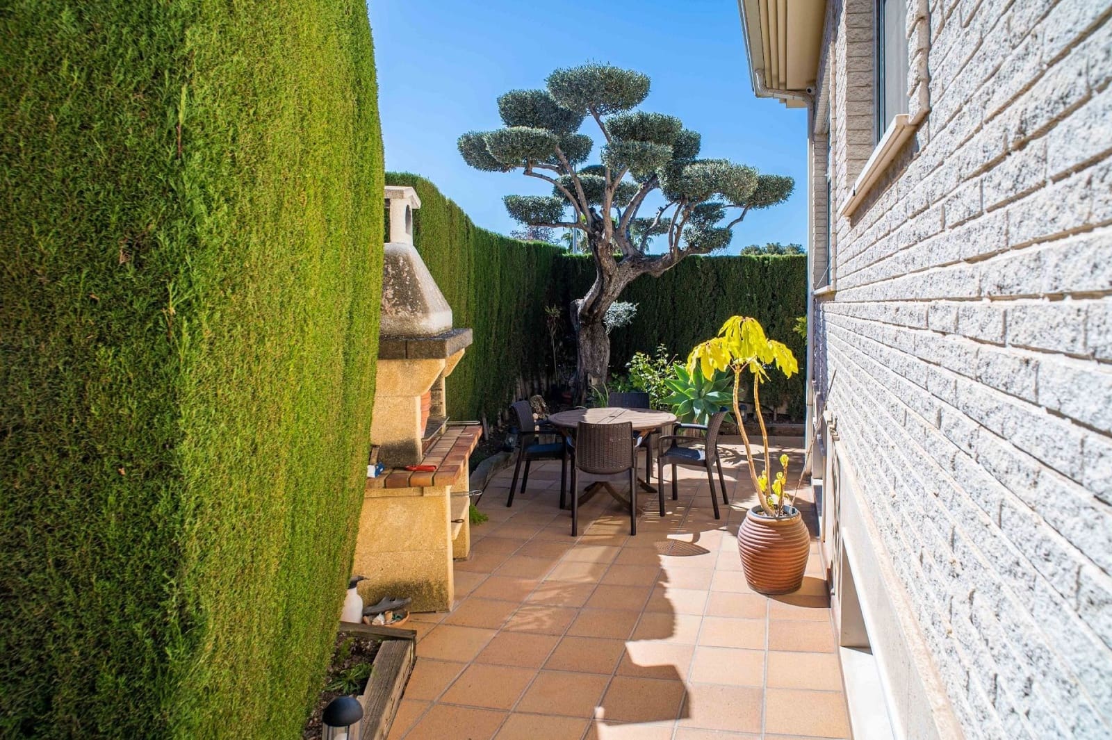 Chalet de 3 habitaciones en Elda en venta con piscina - 430.000 € (Ref: 4880372)