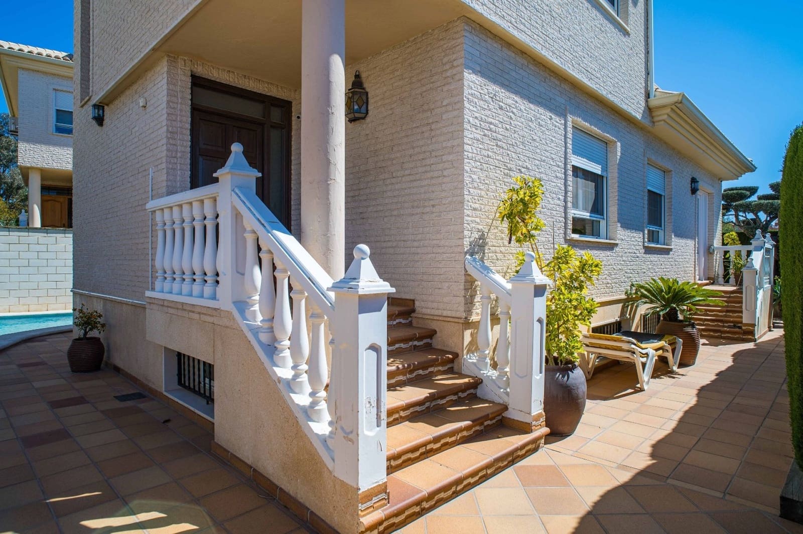 Chalet de 3 habitaciones en Elda en venta con piscina - 430.000 € (Ref: 4880372)