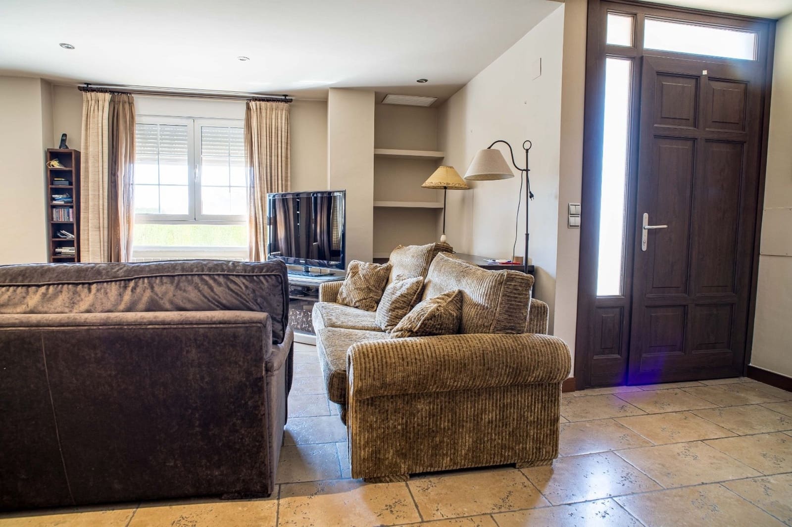 Chalet de 3 habitaciones en Elda en venta con piscina - 430.000 € (Ref: 4880372)