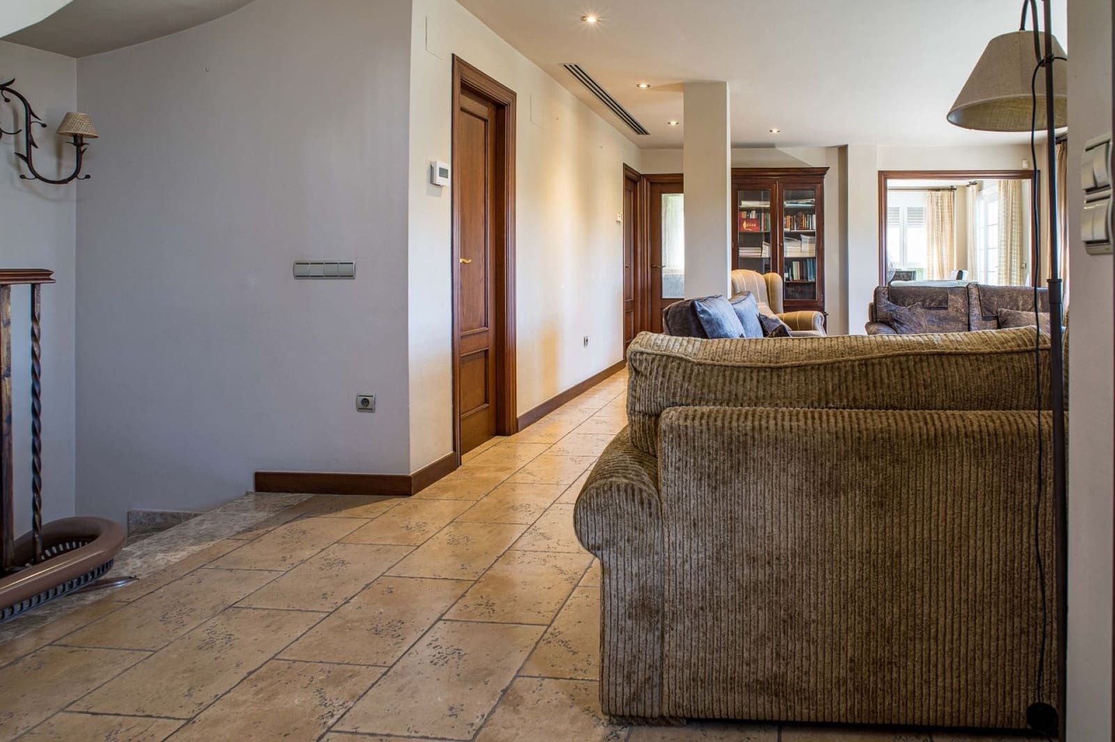 Chalet de 3 habitaciones en Elda en venta con piscina - 430.000 € (Ref: 4880372)