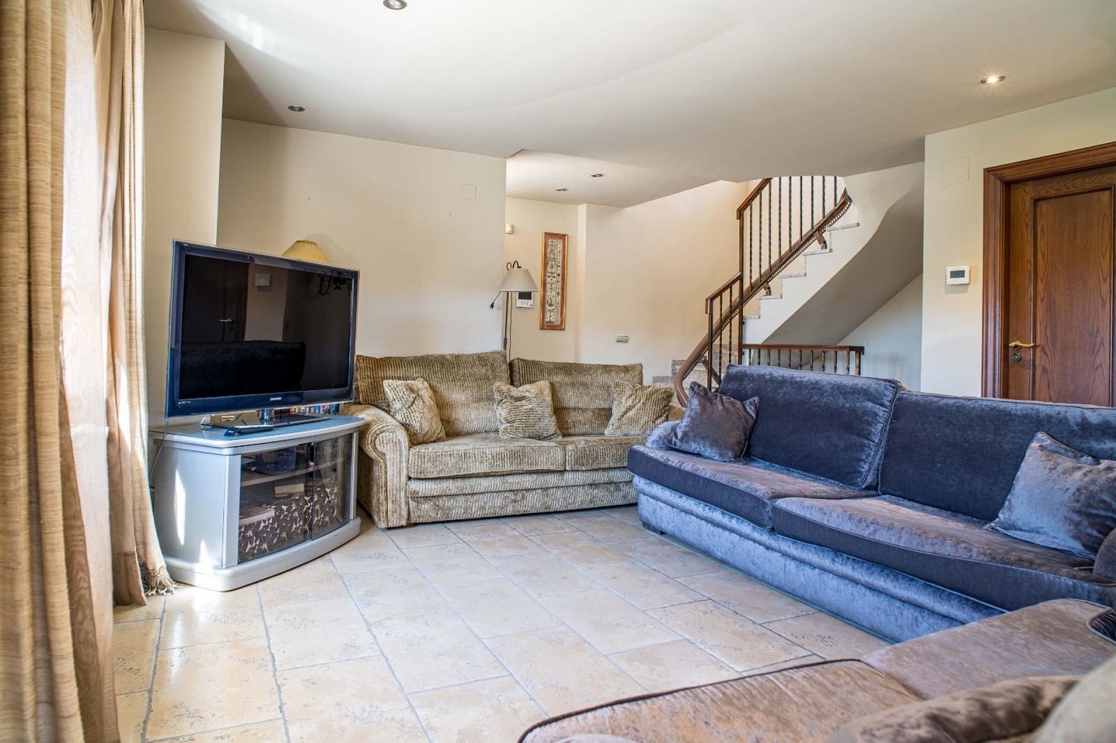 Chalet de 3 habitaciones en Elda en venta con piscina - 430.000 € (Ref: 4880372)