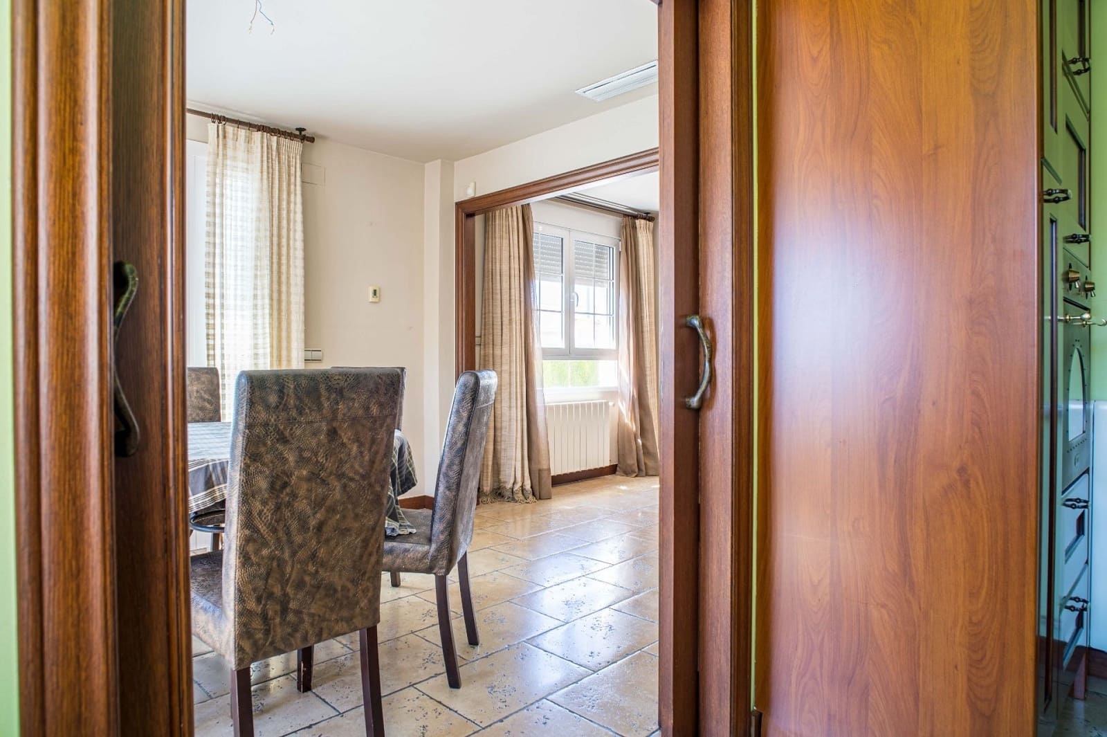 Chalet de 3 habitaciones en Elda en venta con piscina - 430.000 € (Ref: 4880372)