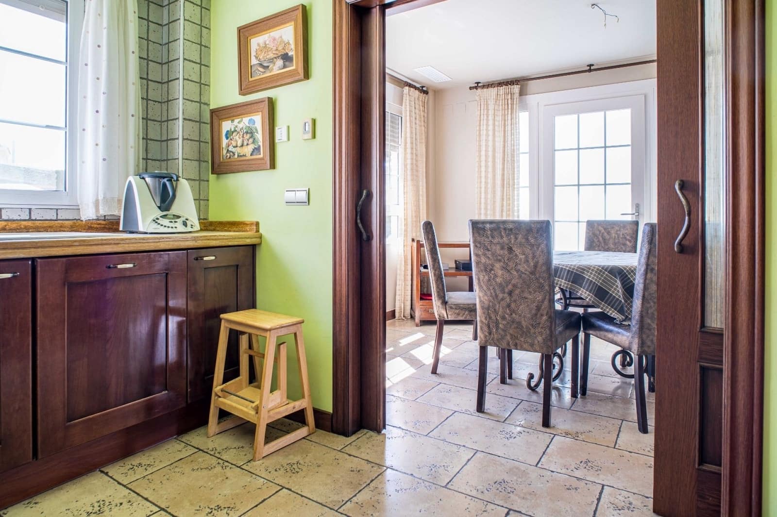 Chalet de 3 habitaciones en Elda en venta con piscina - 430.000 € (Ref: 4880372)