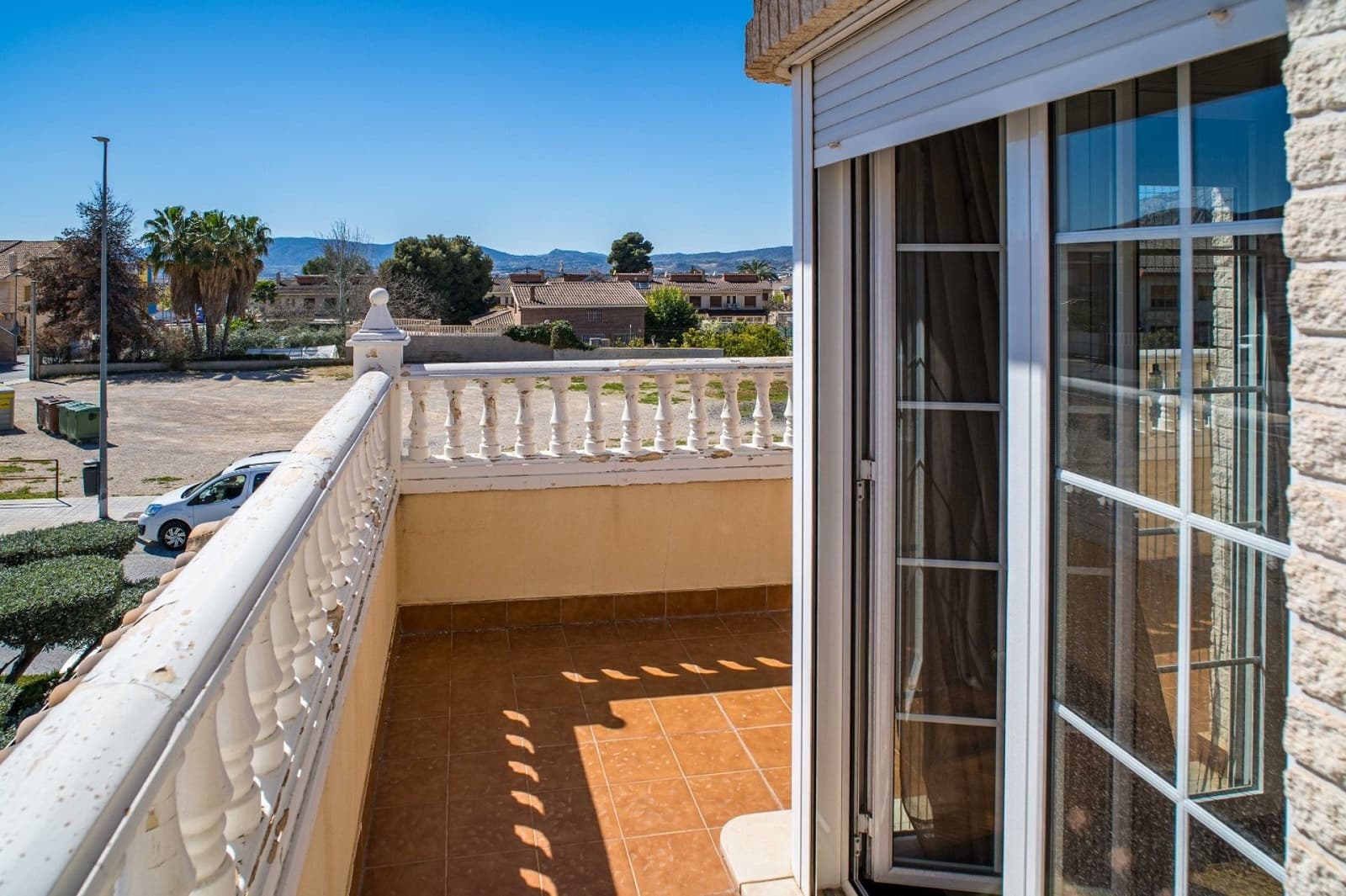 Chalet de 3 habitaciones en Elda en venta con piscina - 430.000 € (Ref: 4880372)