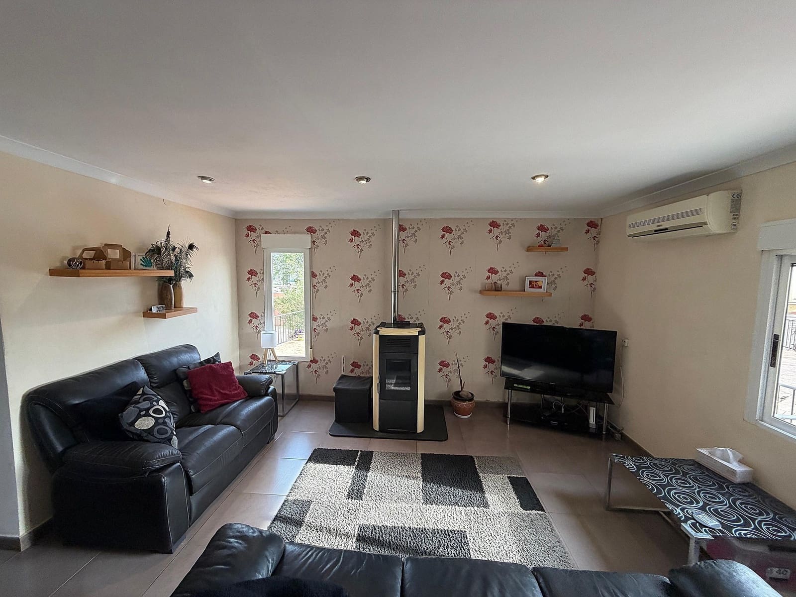 5 slaapkamer Villa te koop in Sax met zwembad - € 375.000 (Ref: 4893070)