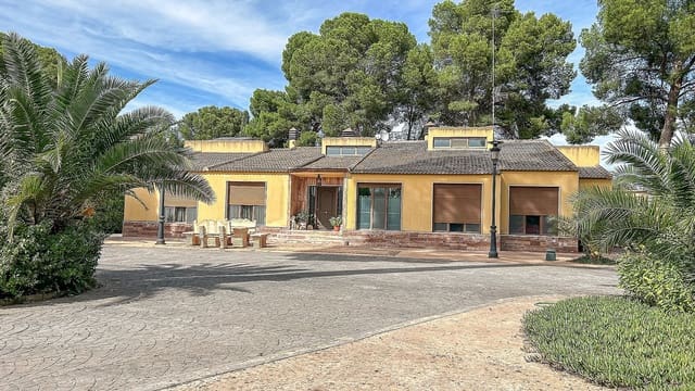 4 Zimmer Villa zu verkaufen in Yecla mit Pool Garage - 699.000 € (Ref: 4957531)