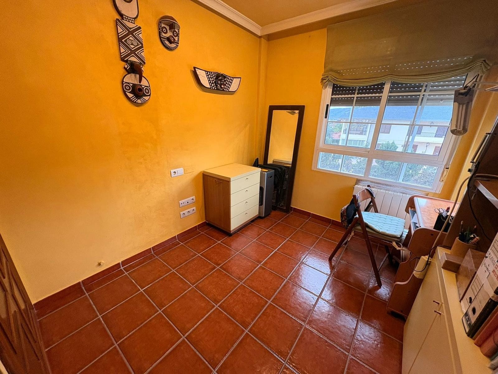 3 bedroom Semi-detached Villa for sale in Elda with pool - € 280,000 (Ref: 4957541)