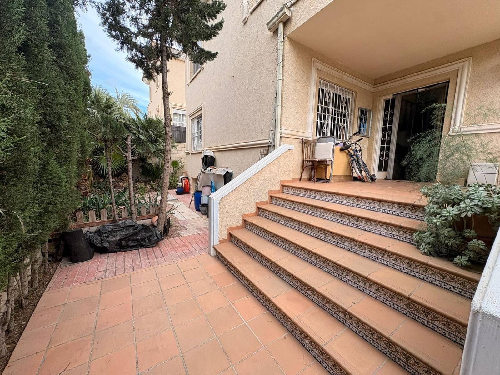 3 bedroom Semi-detached Villa for sale in Elda with pool - € 280,000 (Ref: 4957541)