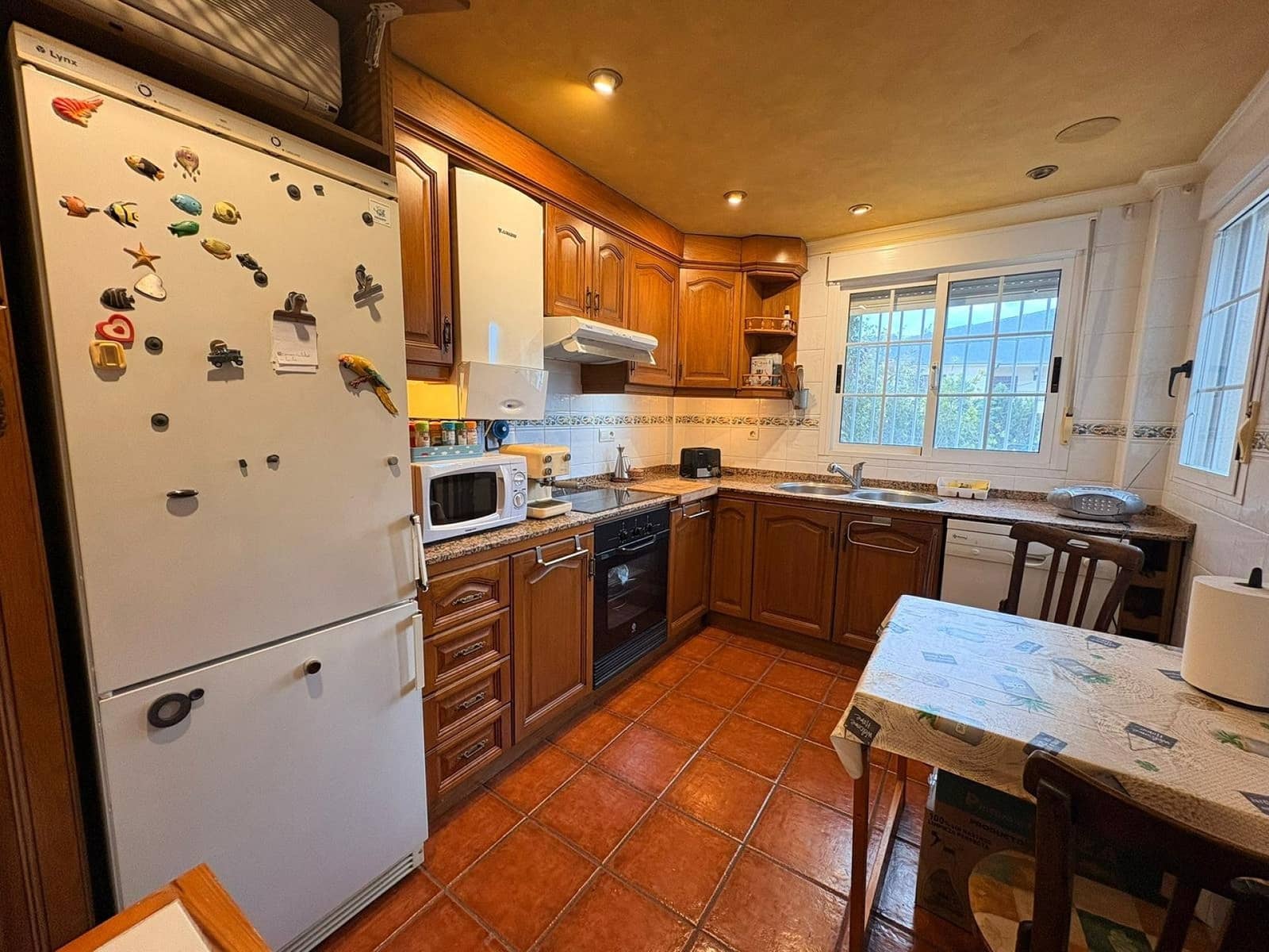 3 bedroom Semi-detached Villa for sale in Elda with pool - € 280,000 (Ref: 4957541)