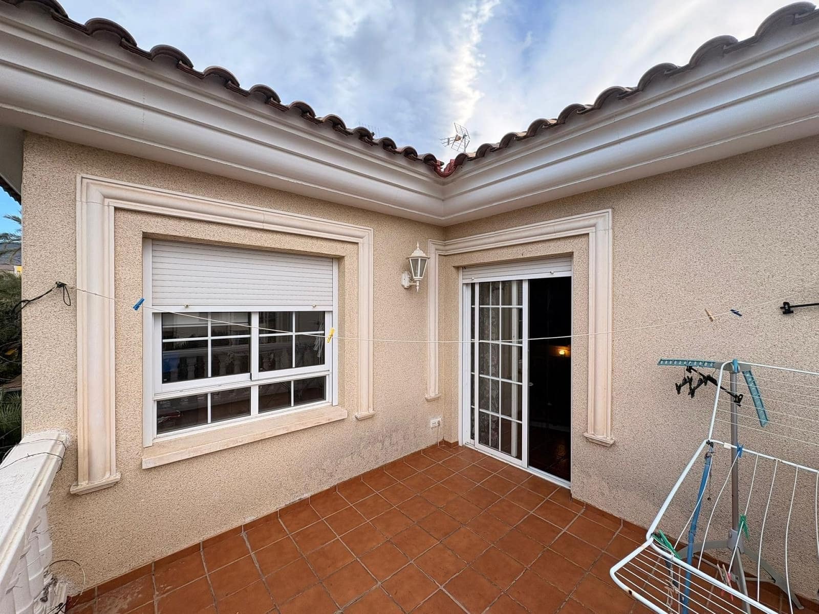 3 bedroom Semi-detached Villa for sale in Elda with pool - € 280,000 (Ref: 4957541)