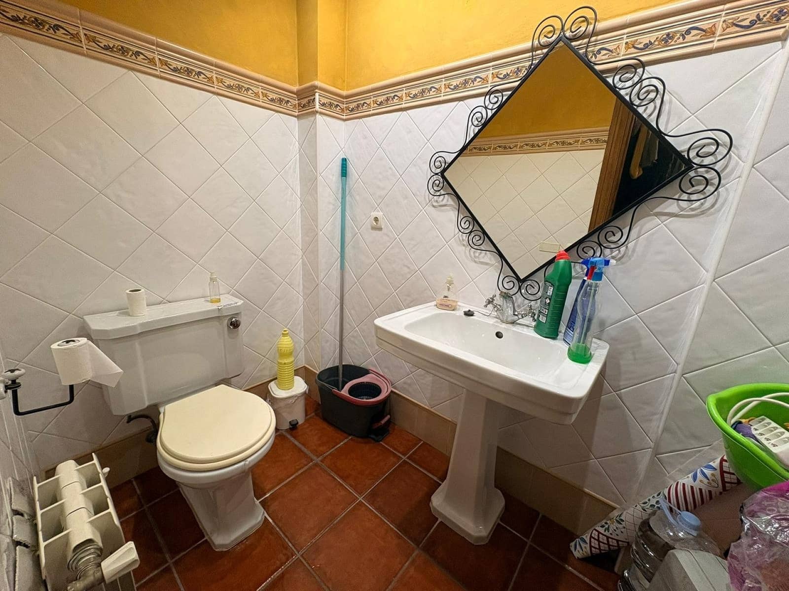 3 bedroom Semi-detached Villa for sale in Elda with pool - € 280,000 (Ref: 4957541)