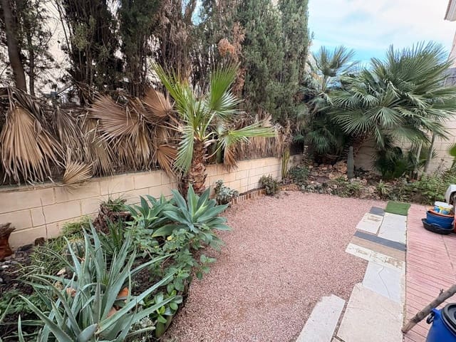 3 bedroom Semi-detached Villa for sale in Elda with pool - € 280,000 (Ref: 4957541)