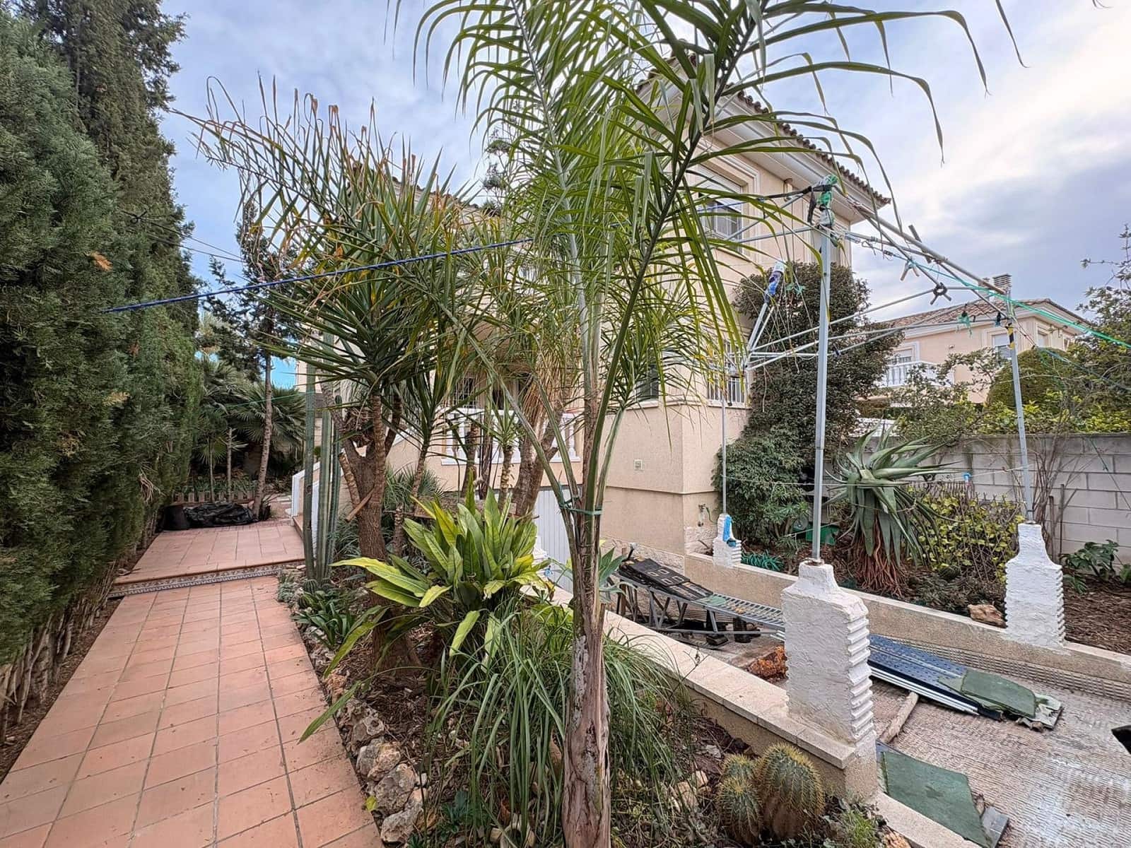 3 bedroom Semi-detached Villa for sale in Elda with pool - € 280,000 (Ref: 4957541)