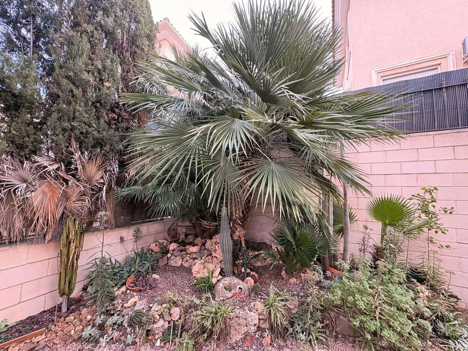 3 bedroom Semi-detached Villa for sale in Elda with pool - € 280,000 (Ref: 4957541)