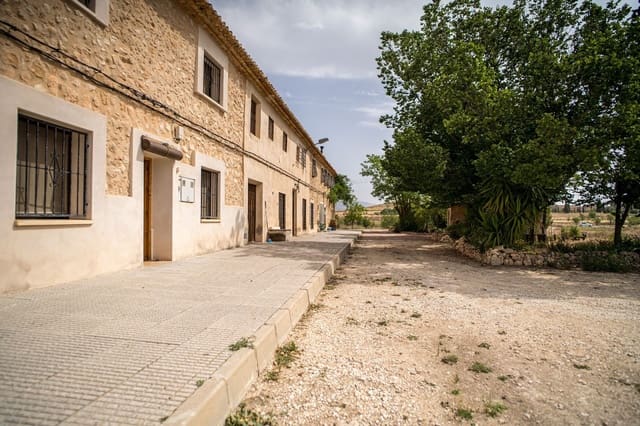 Finca/Casa Rural de 5 habitaciones en Pinoso en venta con piscina garaje - 349.950 € (Ref: 4957544)