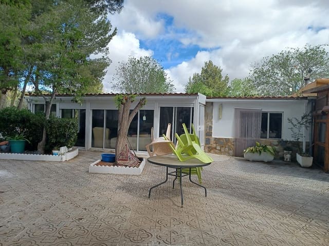 5 bedroom Villa for sale in Sax with pool - € 339,995 (Ref: 4994725)