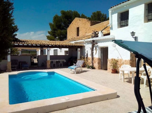 5 quarto Moradia Geminada para venda em Pinoso com piscina garagem - 299 995 € (Ref: 4994726)