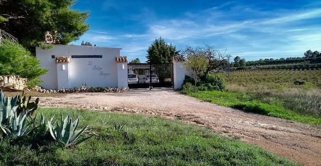 5 quarto Moradia Geminada para venda em Pinoso com piscina garagem - 299 995 € (Ref: 4994726)