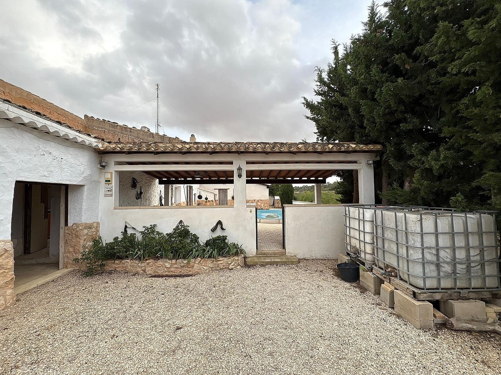 5 quarto Moradia Geminada para venda em Pinoso com piscina garagem - 299 995 € (Ref: 4994726)