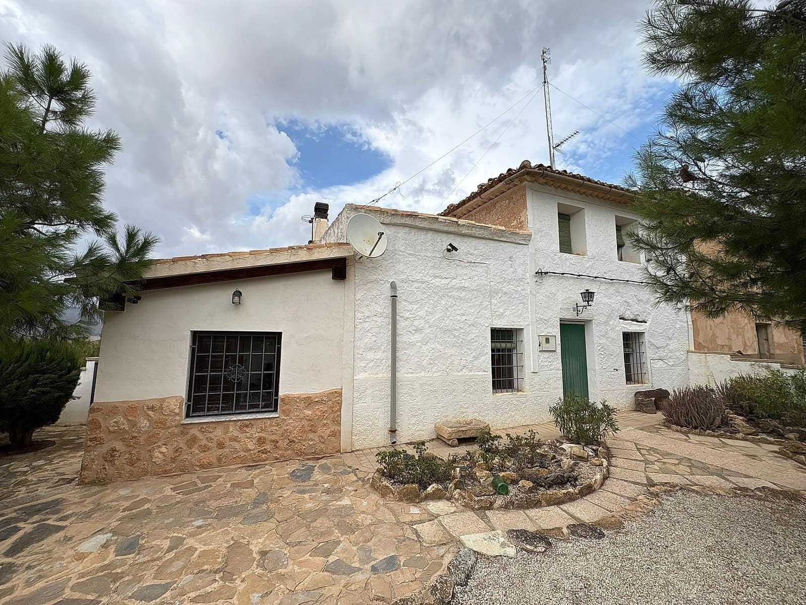 5 quarto Moradia Geminada para venda em Pinoso com piscina garagem - 299 995 € (Ref: 4994726)