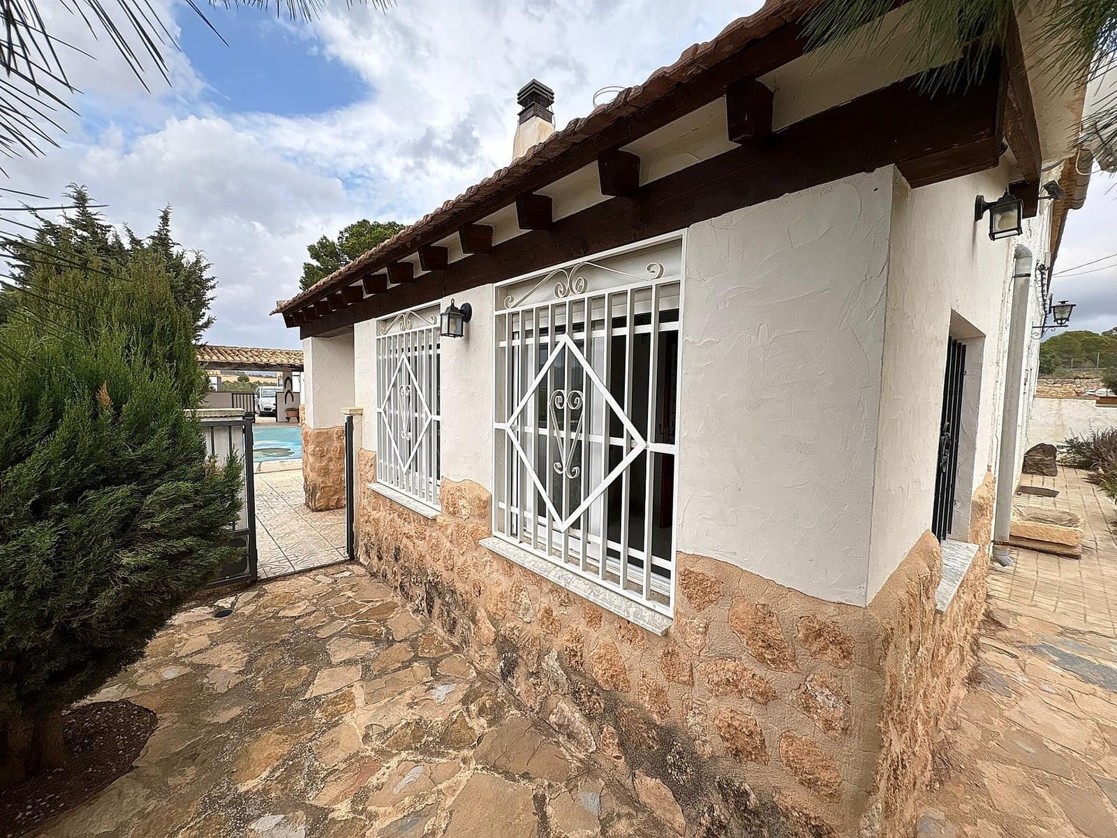 5 quarto Moradia Geminada para venda em Pinoso com piscina garagem - 299 995 € (Ref: 4994726)