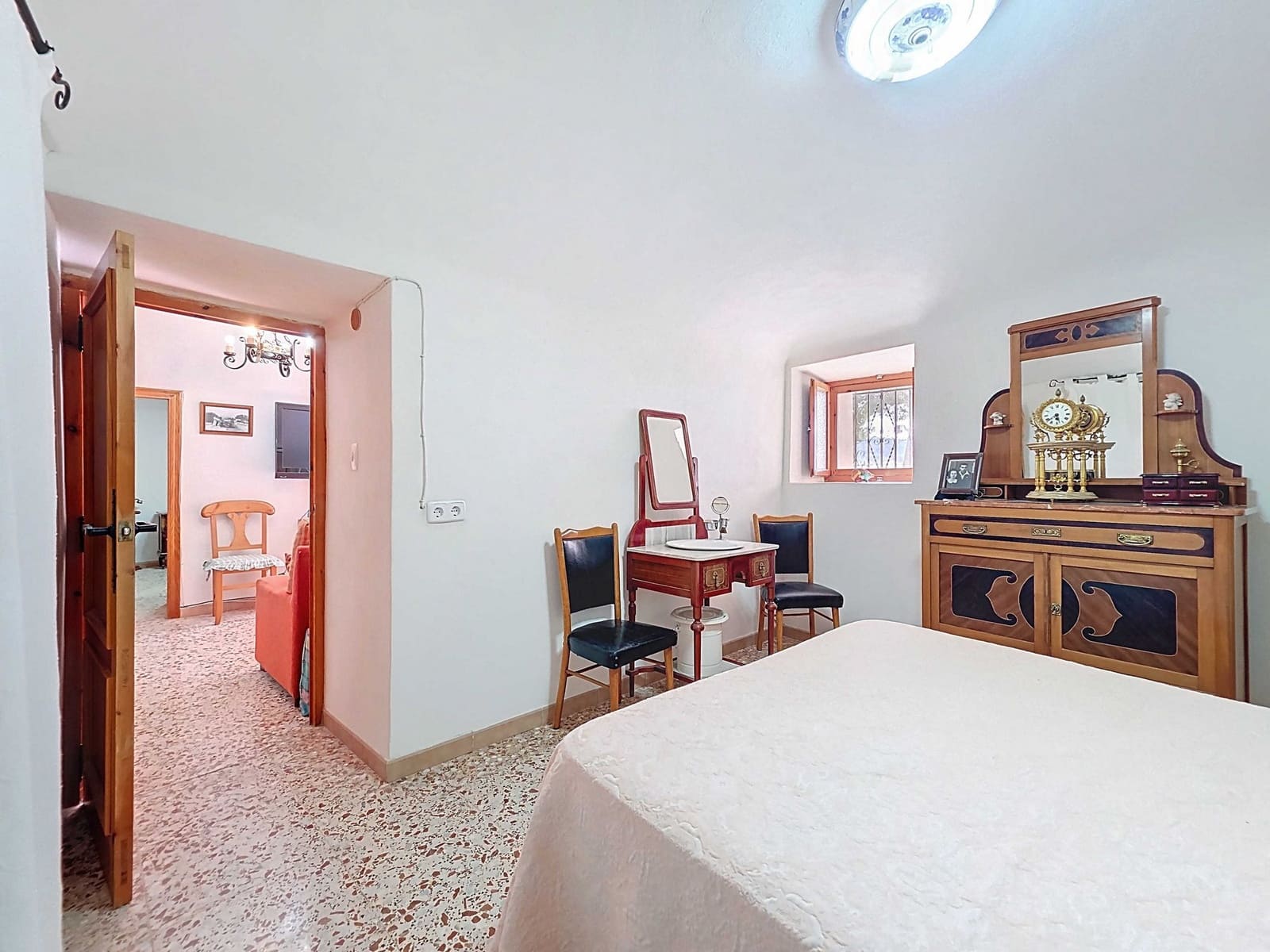 4 soverom Grottehus til salgs i Pinoso med garasje - € 159 950 (Ref: 5095915)