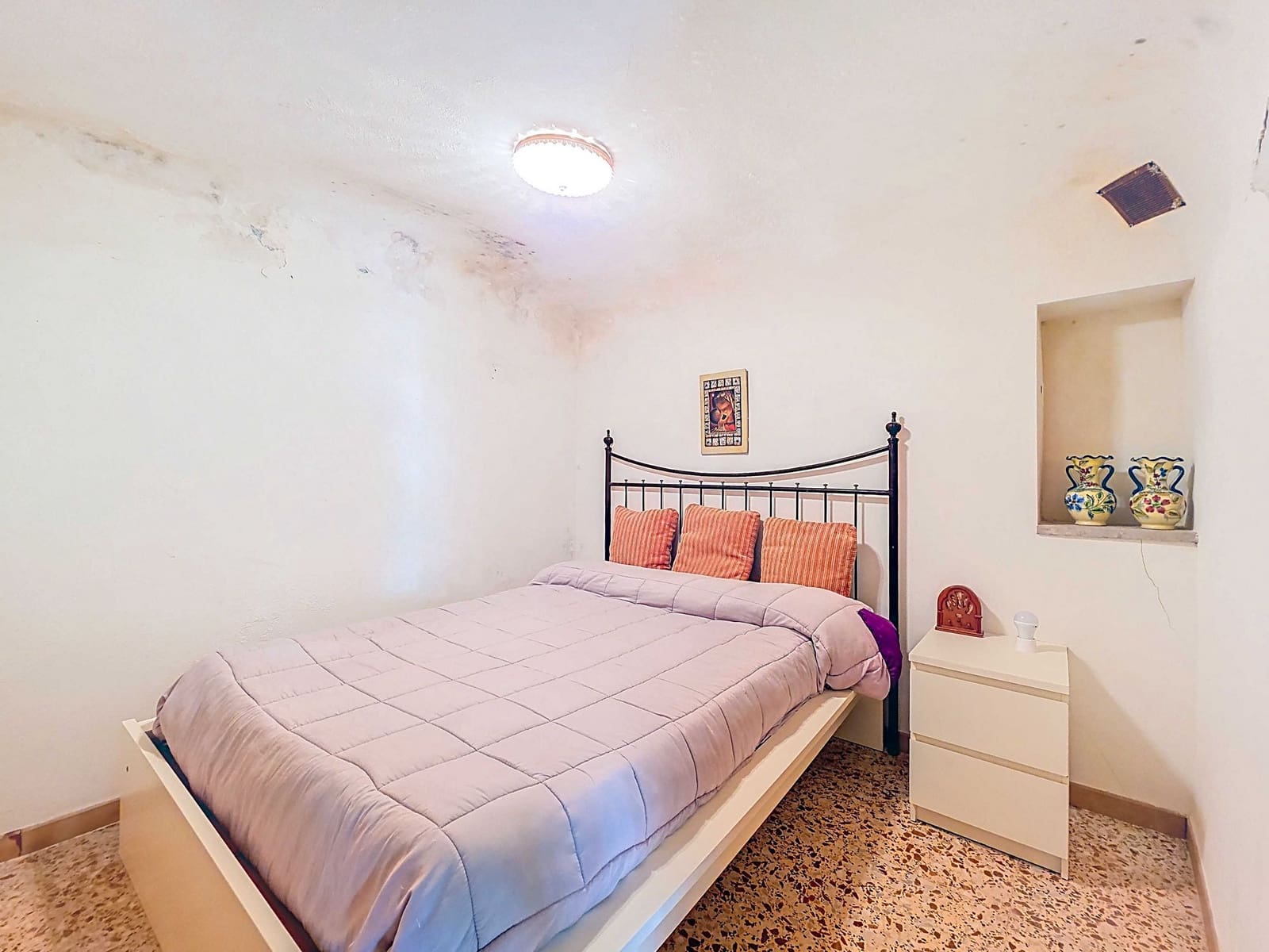 4 soverom Grottehus til salgs i Pinoso med garasje - € 159 950 (Ref: 5095915)