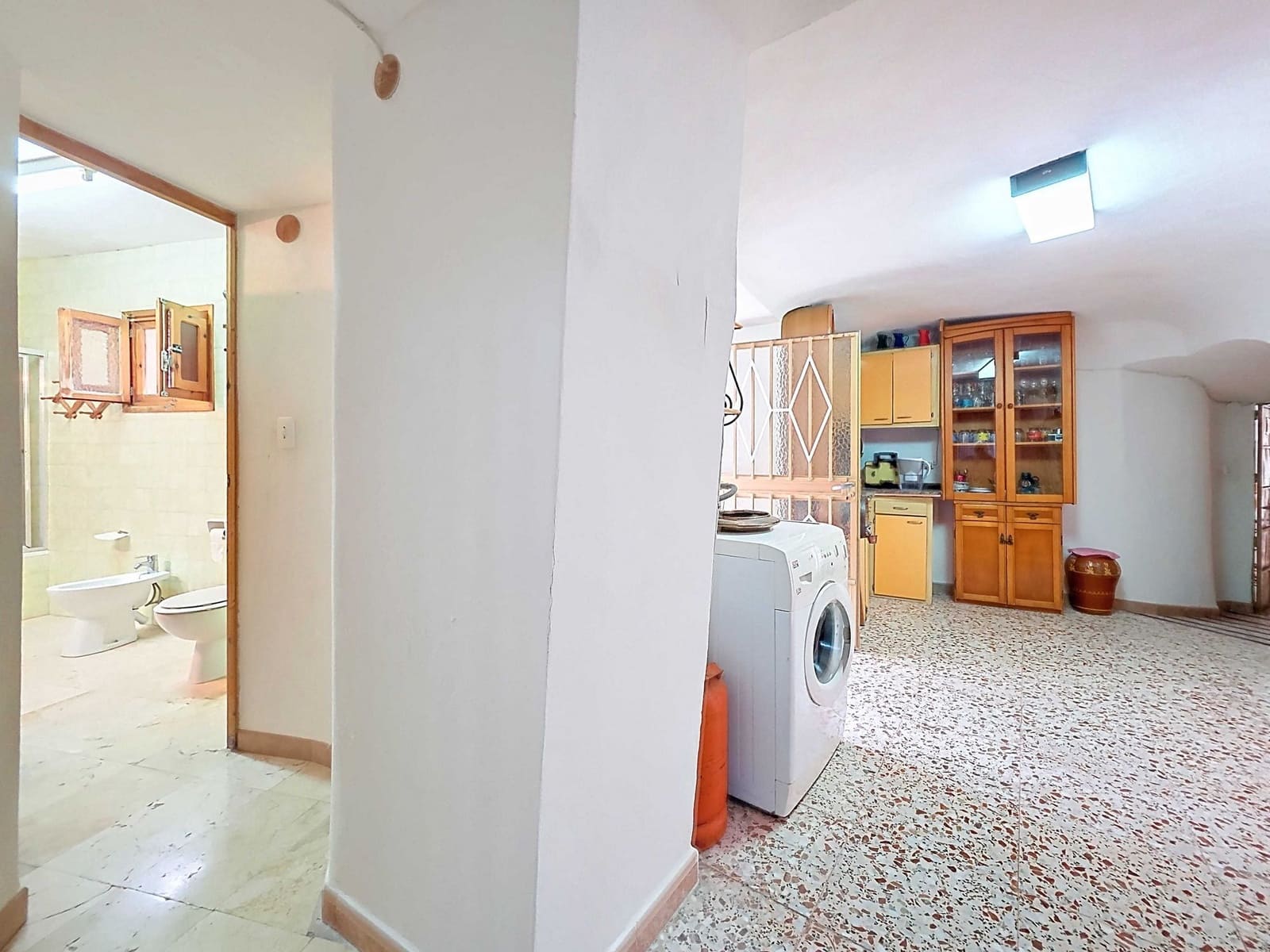 4 soverom Grottehus til salgs i Pinoso med garasje - € 159 950 (Ref: 5095915)